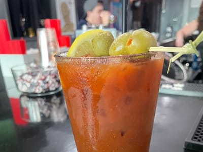 16th Street Bar & Coffee Lounge