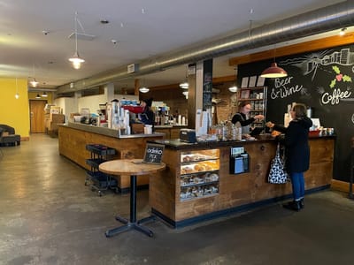 2 Alices Coffee Lounge - Newburgh