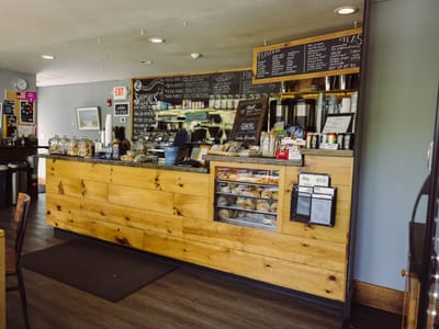 2 Alices Coffee Lounge