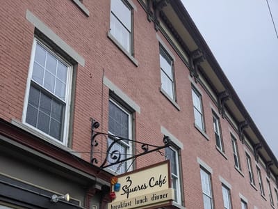 3 Squares Cafe