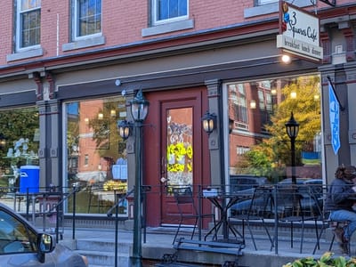 3 Squares Cafe
