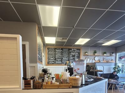 4 Roots Juice Bar & Gluten Free Cafe