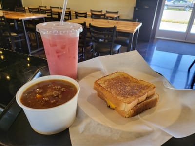 404 Cafe and Creamery