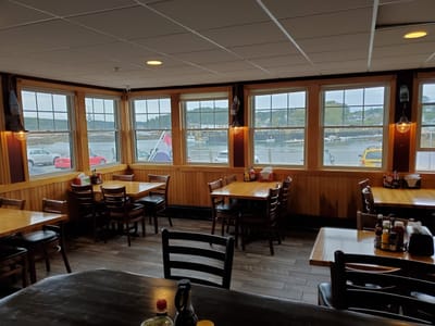 44 North Coffee - Stonington Café