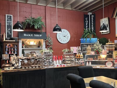 5th Street Marketplace and Gourmet Café