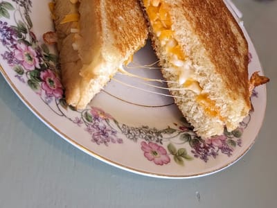 6 Blessings Café & Boutique