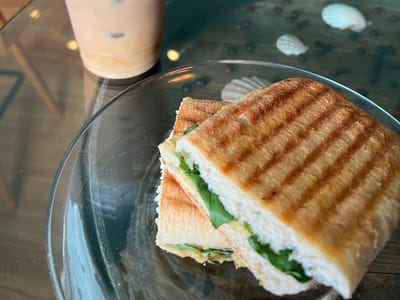 7 Mile Cafe & Kava Bar