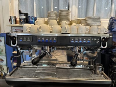 A Ca Mia Coffee shop/Bakery