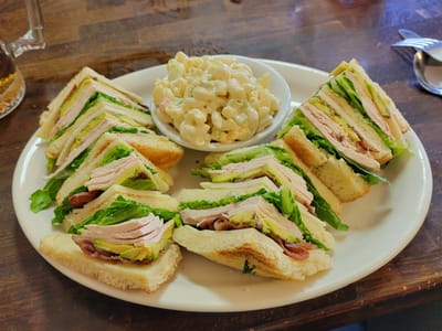 Alabama Hills Cafe & Bakery