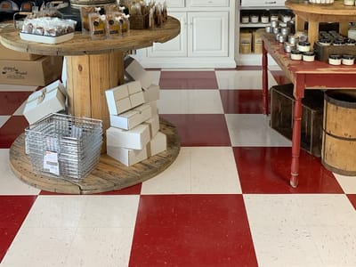 All the Fixin's Cafe, Pecans & Gifts