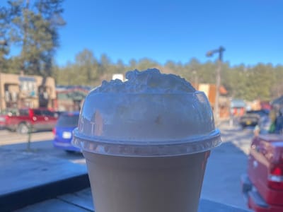 AM/Coffee & bubble bar