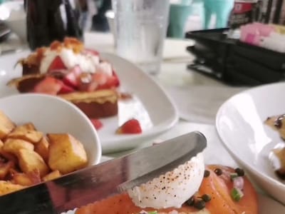 Another Broken Egg Cafe