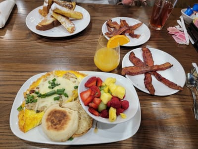 Another Broken Egg Cafe