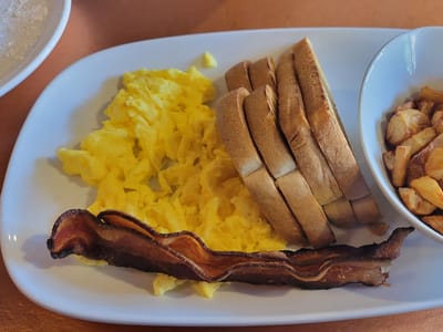 Another Broken Egg Cafe