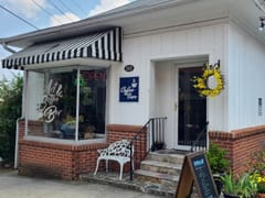 Art & Coffee Bar on 5th Ave.