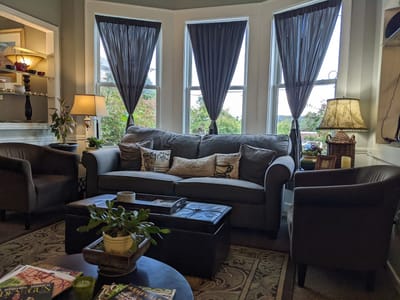 Art & Coffee Bar on 5th Ave.