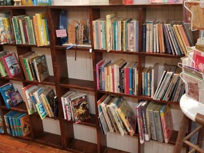 Artisans Books & Coffee