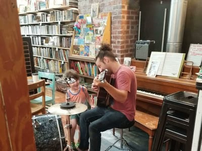 Artisans Books & Coffee