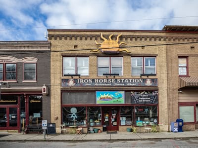 Artisun Gallery and Cafe