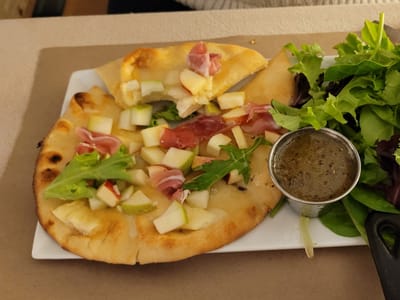 Aurora Vines and Vibes