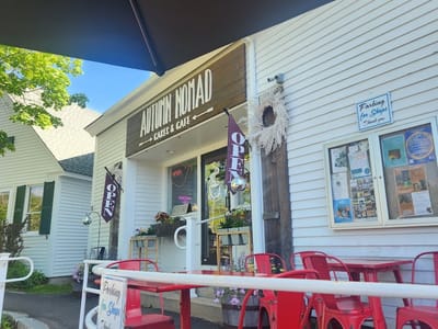Autumn Nomad Cafe