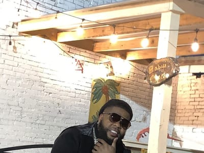 Baby chicken & beignets