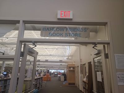 Bahlow Friends' Book Store and B&T Cafe