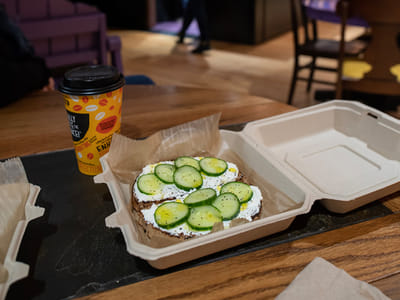 Ballyhoo Books & Brew