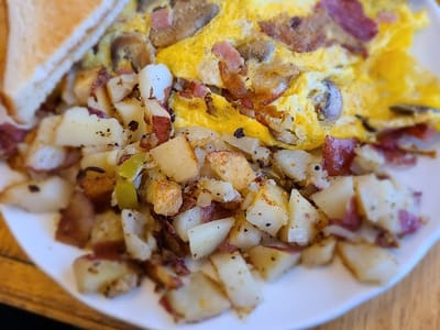 Beach Lake Country Cafe