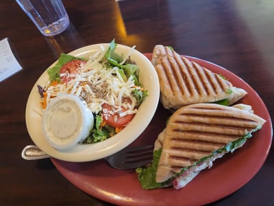 Becca's Cafe, Bistro & Catering