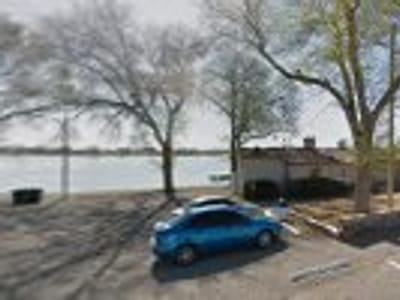 Becky's Lakeside Cafe