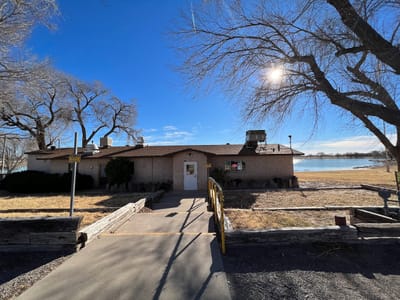 Becky's Lakeside Cafe