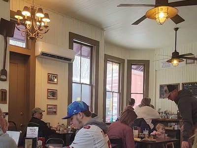 Beese's Depot Cafe