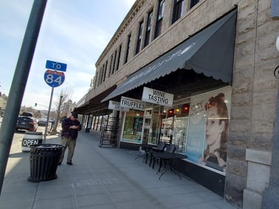 BELLA Main Street Market