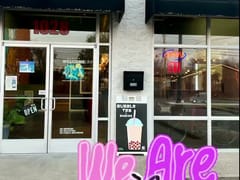 BG BUBBLES TEAS & SHAKES