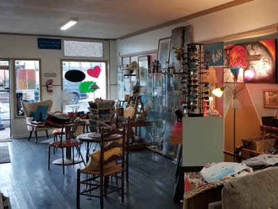 Birdwell's Vintage Vibes