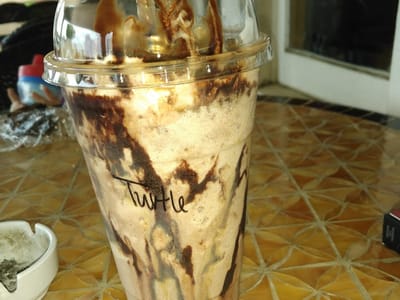 Black Chicken Coffee House & Gifts