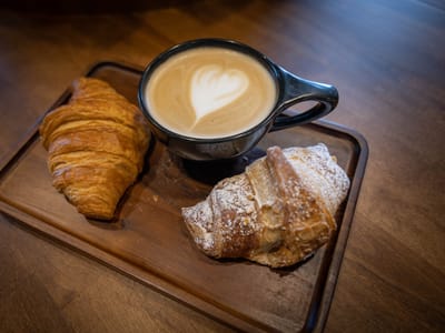 Black Lion Cafe Coffee & Pastry