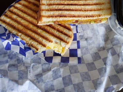 BlendWell Community Café