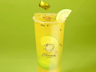 blossom juicy bar( Fairfield mall)