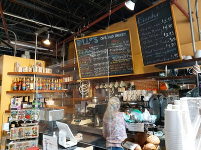 Bollo's Cafe & Bakery