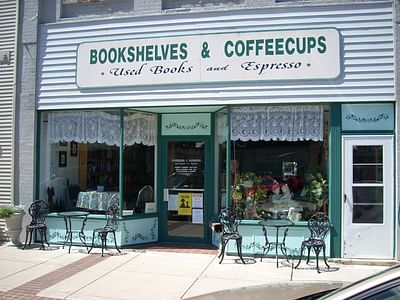 BOOKSHELVES & COFFEECUPS