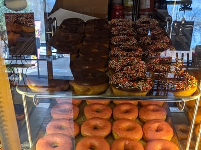 Bosa Donuts