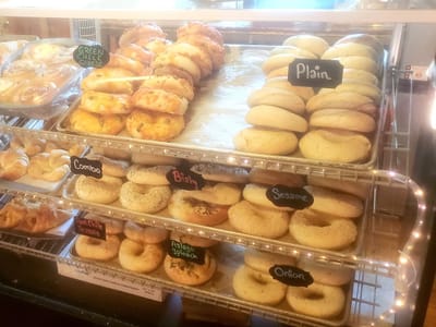 Boultawn's Bagelry, Cafe and Gallery