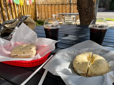 Boultawn's Bagelry, Cafe and Gallery