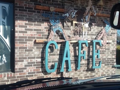 Bronc Stompers Cafe & Pizza.