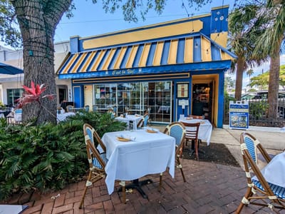 C'est La Vie - Pastries Breakfast & Dinner