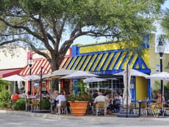 C'est La Vie - Pastries Breakfast & Dinner