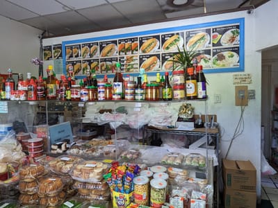 Cẩm Hưng Sandwich and Coffee