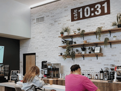 Café 10:31